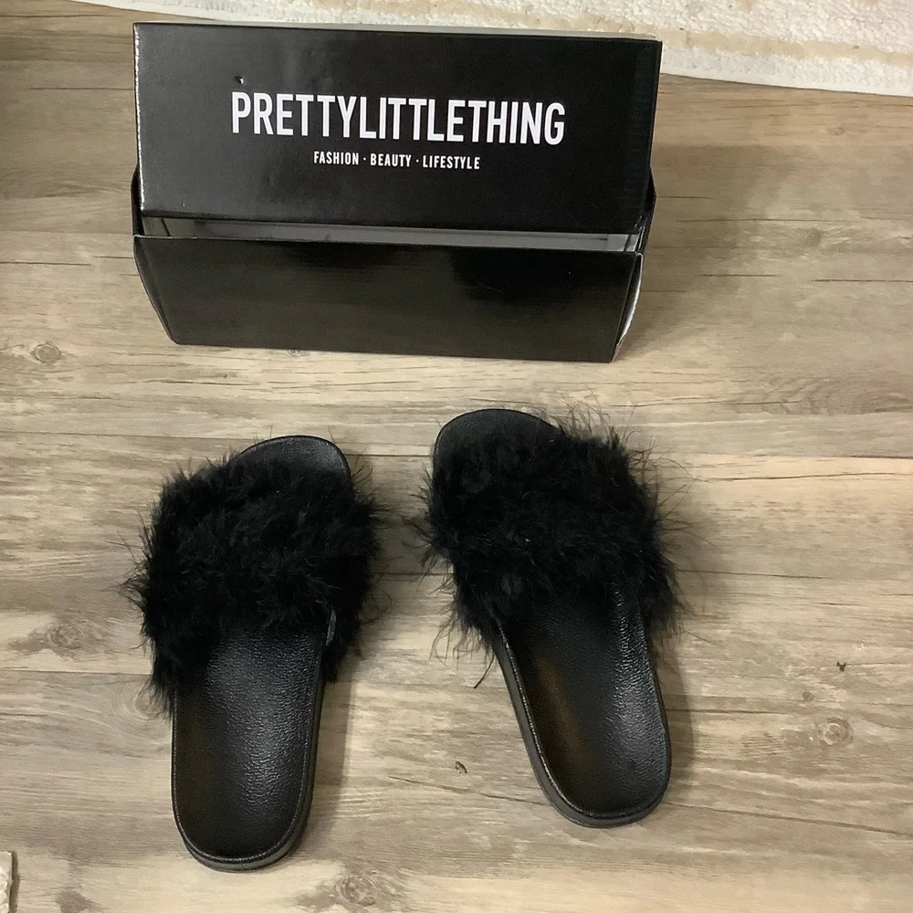 Black feathered like woman slides/slip ons - Picture 2 of 2
